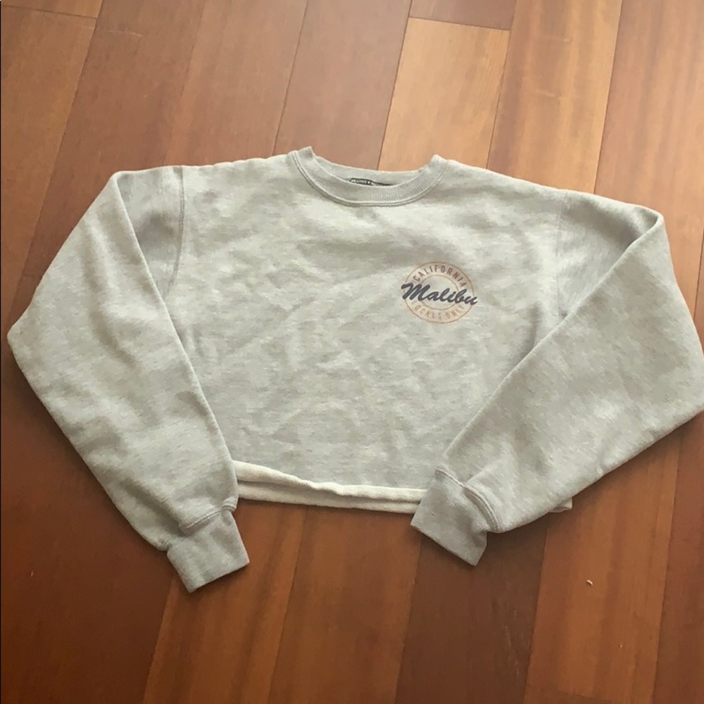 BRANDY MELVILLE MALIBU CROPPED SWEATSHIRT